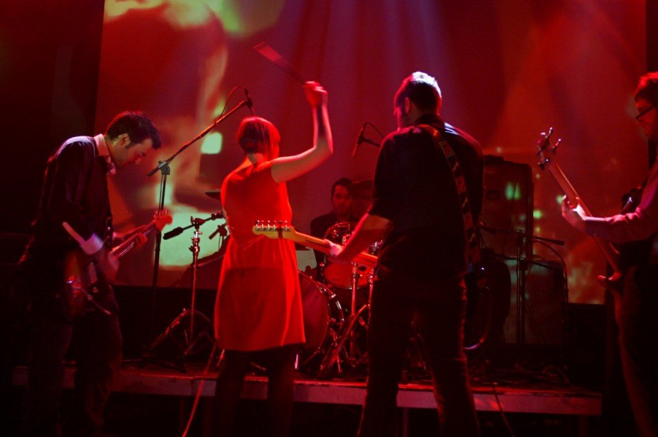 Θοδωρής Μάρκου: Ο άνθρωπος που είναι παρών σε όλες τις συναυλίες -Εχει φωτογραφίσει πάνω από 500 [εικόνες] | iefimerida.gr 0