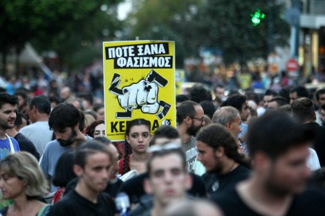 Φίλοι, συγγενείς και καλλιτέχνες ένωσαν τις φωνές τους για τον Παύλο Φύσσα [εικόνες] | iefimerida.gr 11