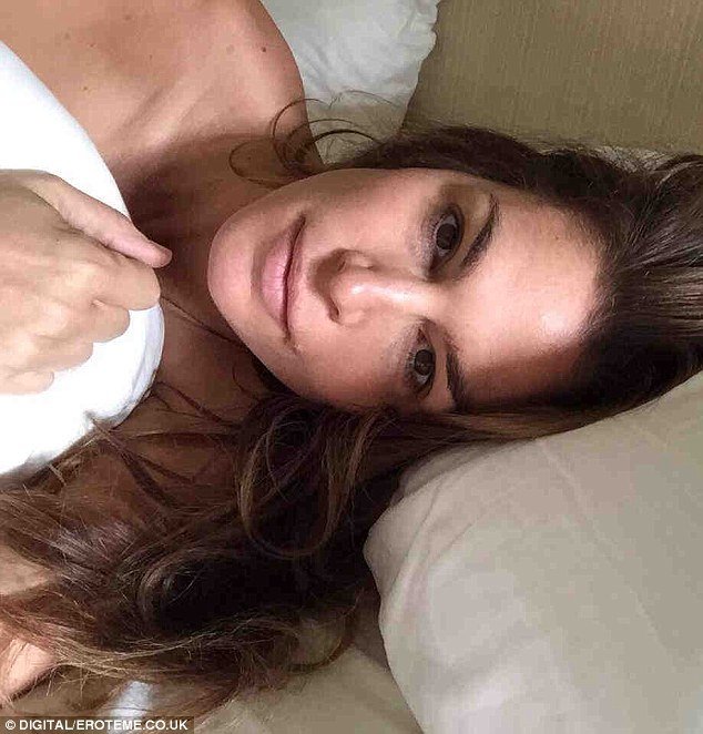 Και η Σίντι Κρόφορντ βγάζει selfie από το κρεβάτι της [εικόνες] | iefimerida.gr 0