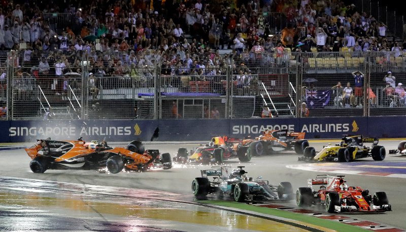 F1: Ο Χάμιλτον κέρδισε και στη Σιγκαπούρη | iefimerida.gr 1