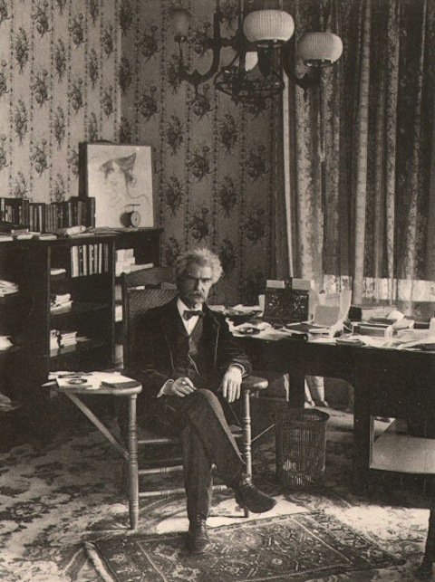 Εκπληκτικές φωτογραφίες κορυφαίων συγγραφέων μέσα στα σπίτια τους [εικόνες] | iefimerida.gr 4