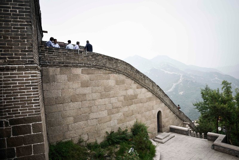 Ο Τσίπρας πέταξε το σακάκι και ανέβηκε στο Σινικό Τείχος, μαγεμένος [εικόνες] | iefimerida.gr 8