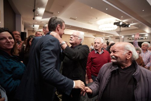 Μητσοτάκης: Αν θέλουν, να χτυπήσουν εμένα, όχι τη γυναίκα μου [βίντεο] | iefimerida.gr 5