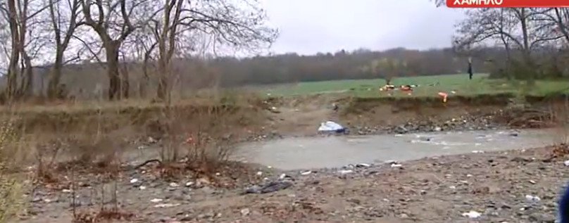 800 πρόσφυγες πέρασαν το φράχτη της ΠΓΔΜ, 400 εγκλωβίστηκαν λίγα μέτρα πριν [εικόνες] | iefimerida.gr 2