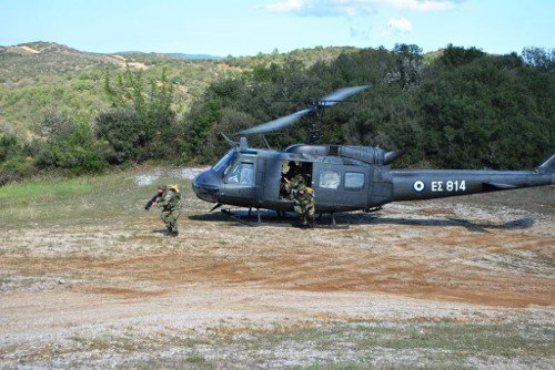Ετσι εκπαιδεύονται οι επίλεκτοι της Αερομεταφερόμενης Ταξιαρχίας [εικόνες] | iefimerida.gr 7