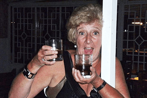 Οι Βρετανοί «βρωμίζουν» το Νότο -Τα αχαλίνωτα όργια συνταξιούχων στην Τενερίφη -Τα μεθύσια και τα ξεφτιλίκια [εικόνες] | iefimerida.gr 11