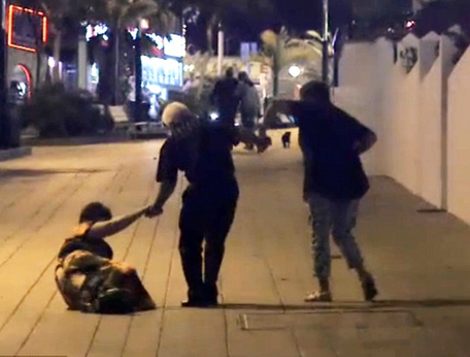 Οι Βρετανοί «βρωμίζουν» το Νότο -Τα αχαλίνωτα όργια συνταξιούχων στην Τενερίφη -Τα μεθύσια και τα ξεφτιλίκια [εικόνες] | iefimerida.gr 12