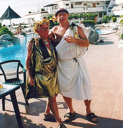 Οι Βρετανοί «βρωμίζουν» το Νότο -Τα αχαλίνωτα όργια συνταξιούχων στην Τενερίφη -Τα μεθύσια και τα ξεφτιλίκια [εικόνες] | iefimerida.gr 7