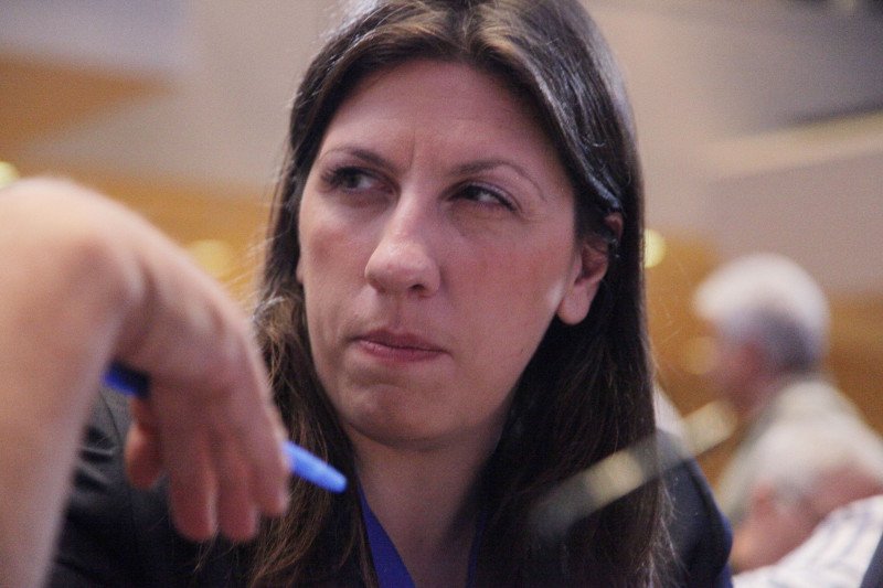 ΚΕ ΣΥΡΙΖΑ: Τα... δολοφονικά βλέμματα και τα φιλιά [εικόνες] | iefimerida.gr 11