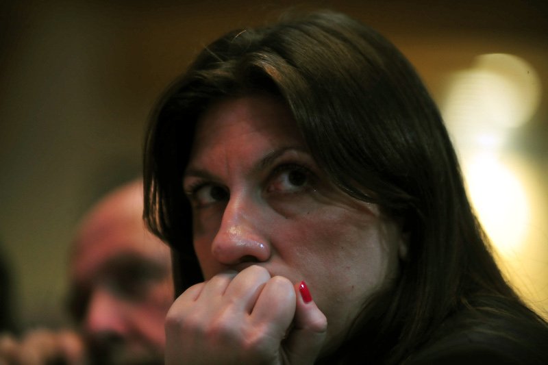 ΚΕ ΣΥΡΙΖΑ: Τα... δολοφονικά βλέμματα και τα φιλιά [εικόνες] | iefimerida.gr 10