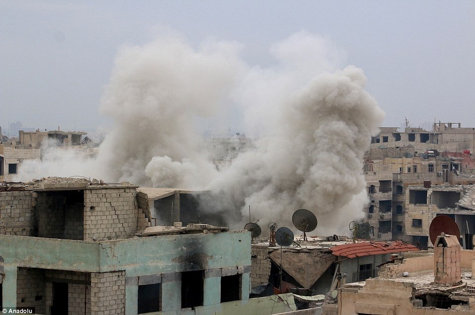 Βομβάρδισαν και σχολείο στη Συρία - 34 νεκροί και πολλά παιδιά στο νοσοκομείο [εικόνες] | iefimerida.gr 6