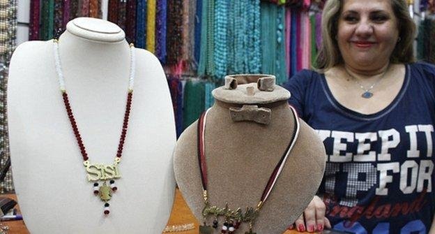 Τρελάθηκαν οι Αιγύπτιοι με τον Σίσι -Εκαναν τον υποψήφιο πρόεδρο μπλουζάκι, άρωμα, σοκολατάκια και σάντουιτς [εικόνες] | iefimerida.gr 2