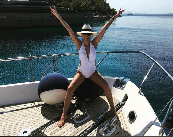 Σίσσυ Φειδά: Με φοβερό σώμα δυο μηνών μητέρα [εικόνες]  | iefimerida.gr 0