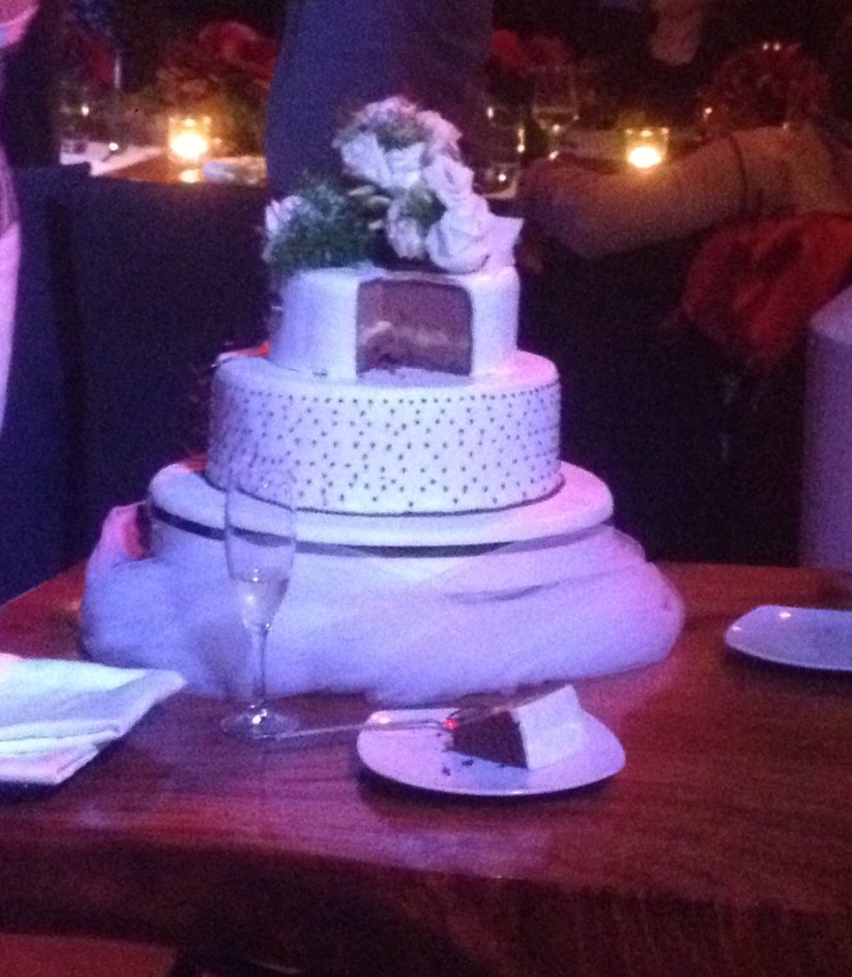 Ο γάμος της Σίσσυς Φειδά -Η γαμήλια δεξίωση και το τρελό πάρτι με τον Τόνι Σφήνο [εικόνες] | iefimerida.gr 3