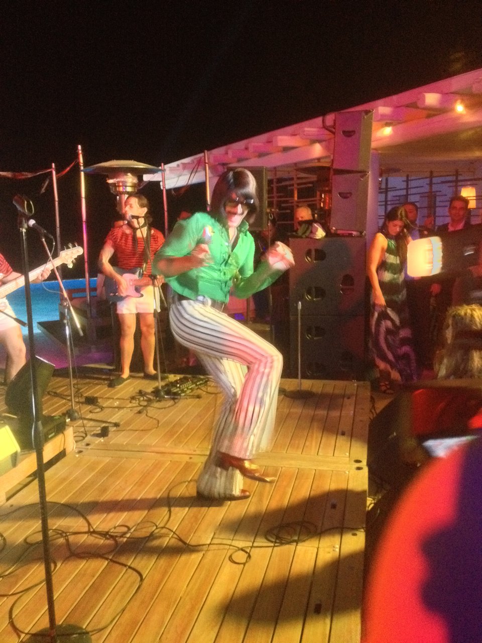 Ο γάμος της Σίσσυς Φειδά -Η γαμήλια δεξίωση και το τρελό πάρτι με τον Τόνι Σφήνο [εικόνες] | iefimerida.gr 4