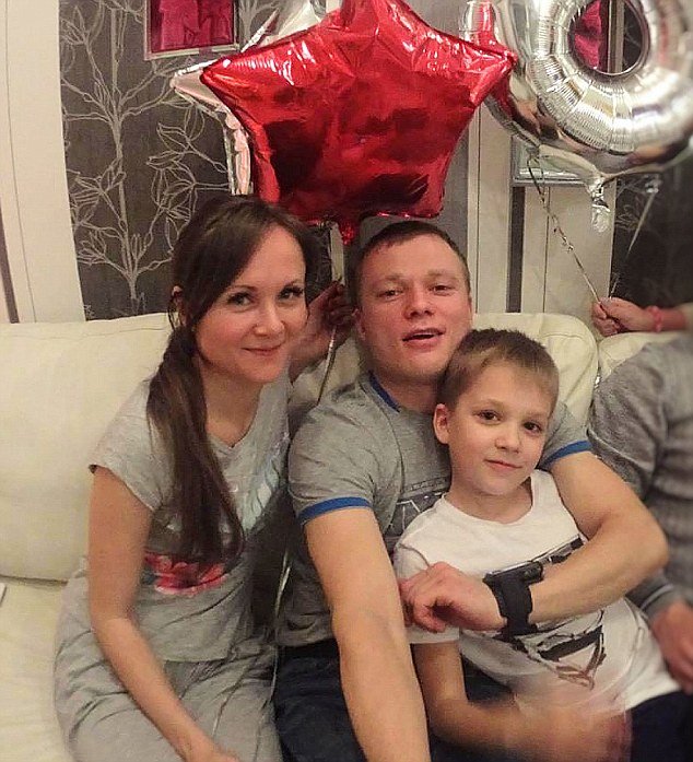 Πήρε αγκαλιά το κοιμισμένο παιδί της και έπεσε από τον 9ο όροφο -Επειδή τη χλεύαζε ο σύζυγός της [εικόνες] | iefimerida.gr 4