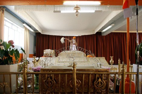 Οι σιχ της Αθήνας έχουν ένα δωρεάν πιάτο φαγητό για όλους -Σκηνικό Μπόλιγουντ στην κυριακάτικη προσευχή τους στον Ταύρο [εικόνες] | iefimerida.gr 0