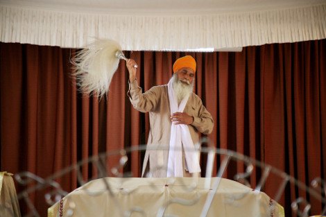 Οι σιχ της Αθήνας έχουν ένα δωρεάν πιάτο φαγητό για όλους -Σκηνικό Μπόλιγουντ στην κυριακάτικη προσευχή τους στον Ταύρο [εικόνες] | iefimerida.gr 1