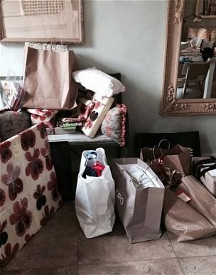 Τα χριστουγεννιάτικα δέντρα είναι ντεμοντέ -Η Αννα Γουίντορ πέταξε το δικό της πριν τις γιορτές [εικόνα] | iefimerida.gr 0