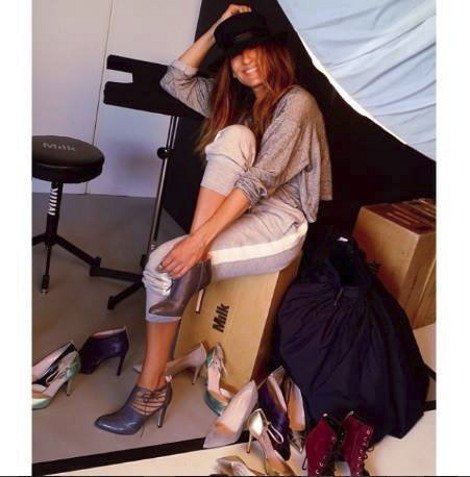 Αυτά είναι τα παπούτσια που σχεδίασε η Σάρα Τζέσικα Πάρκερ σε συνεργασία με τον Manolo Blahnik -Ποια η τιμή τους [εικόνες] | iefimerida.gr 1