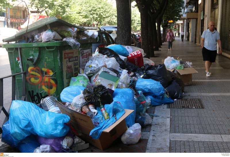 Αιχμάλωτοι των σκουπιδιών τουλάχιστον μέχρι την Πέμπτη οι πολίτες | iefimerida.gr 3