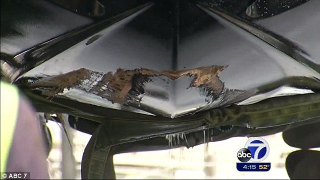 Ο γκαφατζής σκαφάτος -«Σκαρφάλωσε» με το πανάκριβο γιοτ του πάνω σε κυματοθραύστη [εικόνες & βίντεο] | iefimerida.gr 3