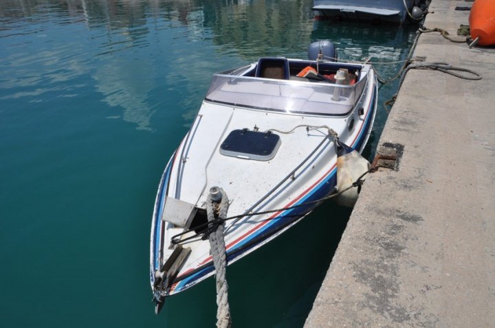 Μετανάστες στη Χίο έκλεψαν βάρκα για να πάνε στην Τουρκία [εικόνες] | iefimerida.gr 0