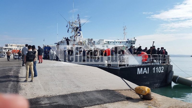 Δύο φουσκωτά με 120 πρόσφυγες στη Χίο -Τους περισυνέλεξε η Frontex [αποκλειστικές εικόνες] | iefimerida.gr 0