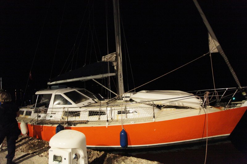Το σκάφος που μετέφερε τους λαθρομετανάστες με προορισμό την Ιταλία-Φωτογραφία: Eurokinissi/Χρήστος Μπόνης