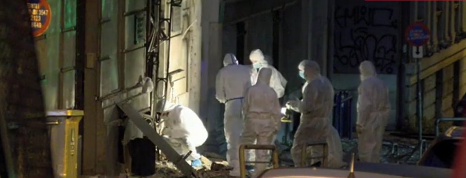 Τρομοκρατικό χτύπημα στα γραφεία του ΣΕΒ στο Σύνταγμα [εικόνες] | iefimerida.gr 17