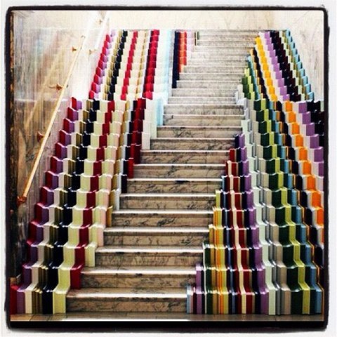 Σκάλες έργα τέχνης που δίνουν διαφορετικό χρώμα στις πόλεις του κόσμου [εικόνες] | iefimerida.gr 0