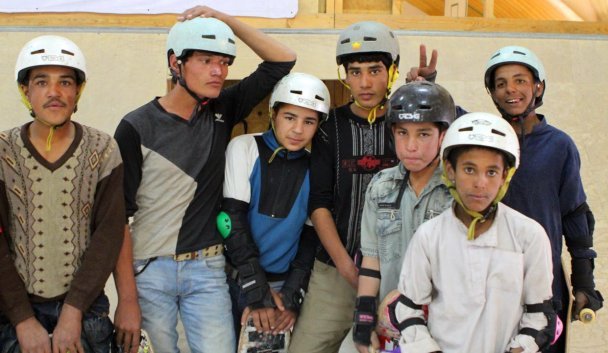 Μπούργκα και skateboarding – Μια σχολή που έφερε επανάσταση και χαρά στα κορίτσια του Αφγανιστάν [εικόνες&βίντεο]  | iefimerida.gr 4