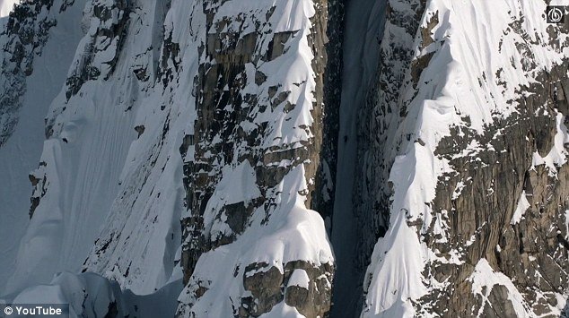 Φλερτάροντας με το θάνατο -Η πιο επικίνδυνη κατάβαση πλαγιάς με σκι [βίντεο] | iefimerida.gr 1