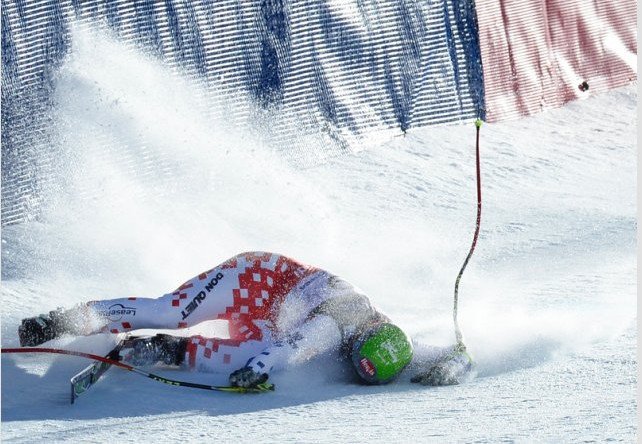Σοβαρός τραυματισμός σκιέρ στο Παγκόσμιο Πρωτάθλημα του Κολοράντο [εικόνες & βίντεο] | iefimerida.gr 1