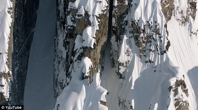 Φλερτάροντας με το θάνατο -Η πιο επικίνδυνη κατάβαση πλαγιάς με σκι [βίντεο] | iefimerida.gr 2