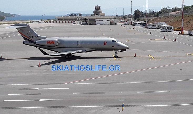 Στη Σκιάθο το ιδιωτικό αεροσκάφος των Rolling Stones [εικόνα] | iefimerida.gr 0