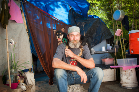 Αστεγοι και σκύλοι -Ενα δέσιμο ιδιαίτερο, βαθύ, μια αγάπη δυνατή και αμοιβαία [εικόνες] | iefimerida.gr 8
