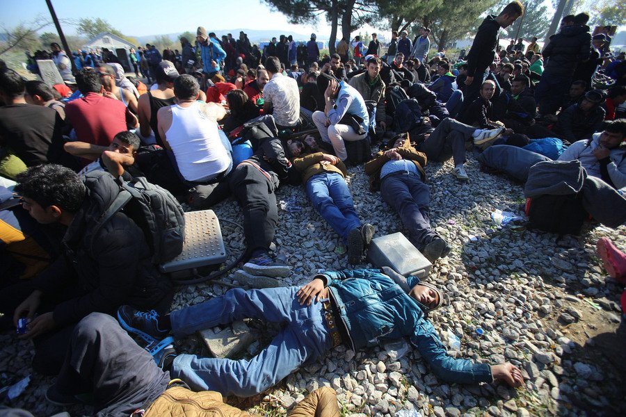 Ασφυκτική η κατάσταση στην Ειδομένη -5.000 πρόσφυγες στα σύνορα με την ΠΓΔΜ [εικόνες] | iefimerida.gr 8