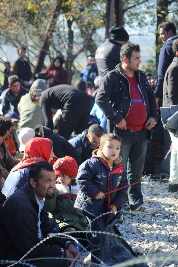 Ασφυκτική η κατάσταση στην Ειδομένη -5.000 πρόσφυγες στα σύνορα με την ΠΓΔΜ [εικόνες] | iefimerida.gr 9
