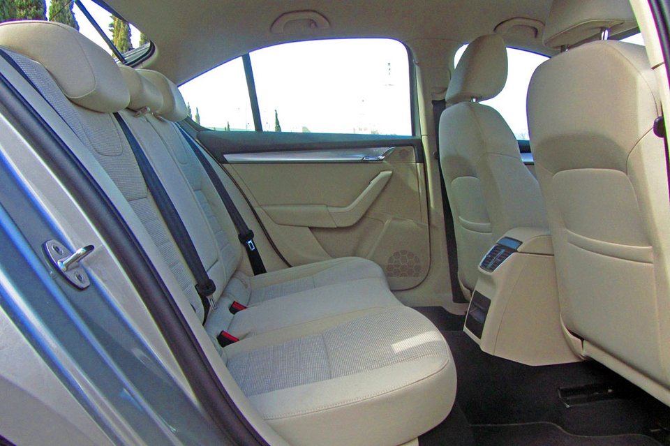 Είναι το Skoda Octavia 1.4 G-TEC ιδανικό οικογενειακό; | iefimerida.gr 3