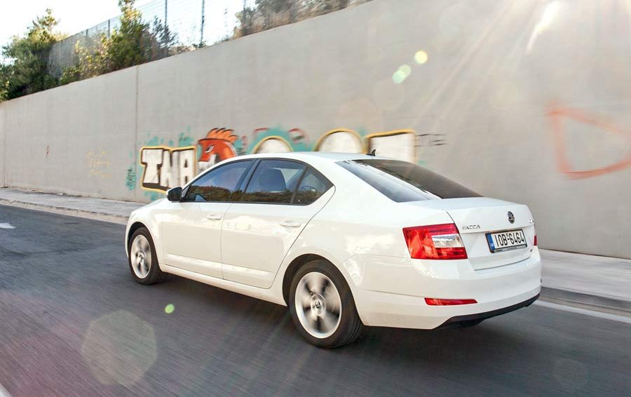 Νέα Skoda Octavia: Από 15.590 ευρώ και με πλούσιο εξοπλισμό | iefimerida.gr 0