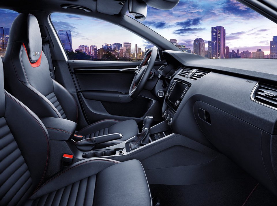 H Skoda Octavia στο fast forward με την RS230 | iefimerida.gr 0