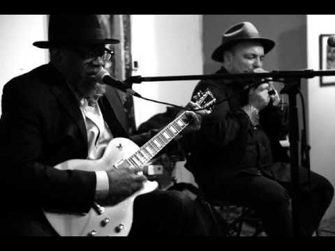 Bill Sims Jr. και Matthew Skoller μας ταξιδεύουν μαζί στο... Σικάγο  [εικόνες & βίντεο] | iefimerida.gr 0