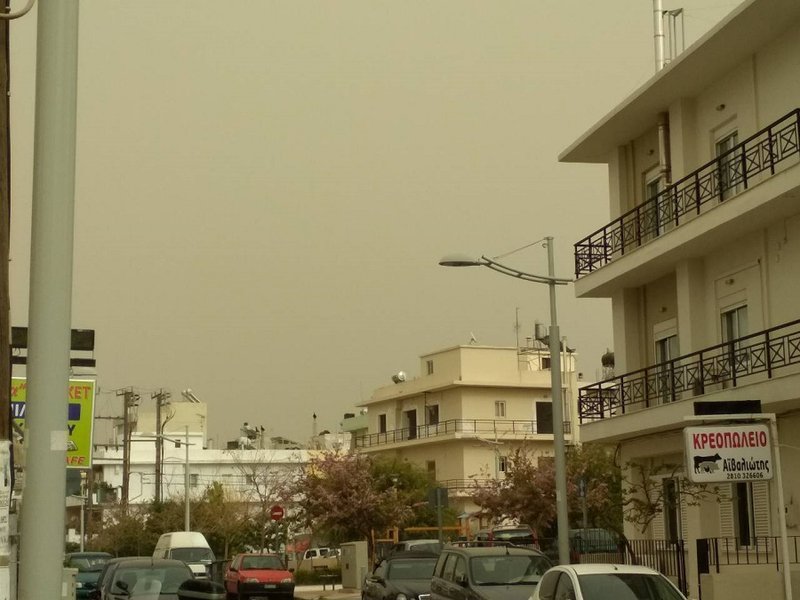 «Ορατότης μηδέν» στα Χανιά -Λόγω αφρικανικής σκόνης [εικόνες] | iefimerida.gr 3