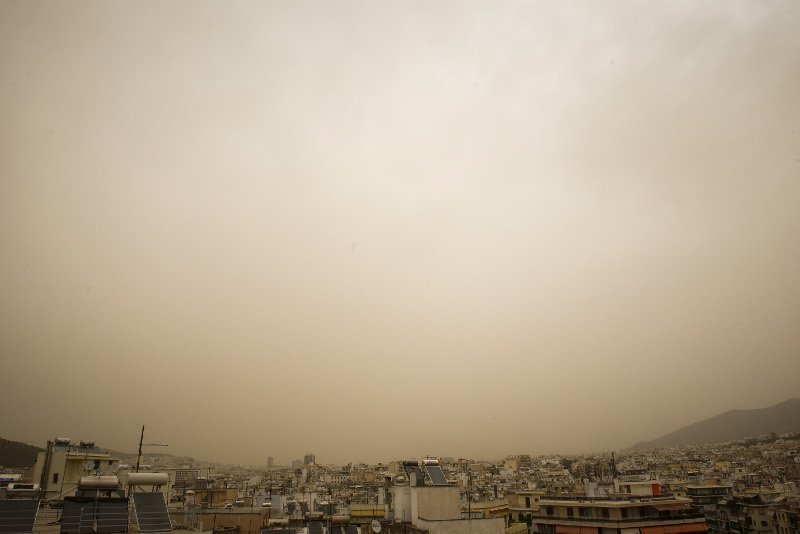 H αφρικανική σκόνη ήρθε για να... μείνει- Συχνότερες «επισκέψεις» προβλέπουν οι επιστήμονες | iefimerida.gr 1