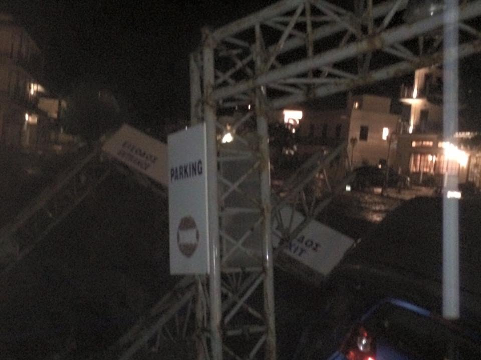 Σκηνές Αποκάλυψης στη Σκόπελο -Η θάλασσα μπήκε στους δρόμους και παρέσυρε τα πάντα [εικόνες & βίντεο] | iefimerida.gr 3