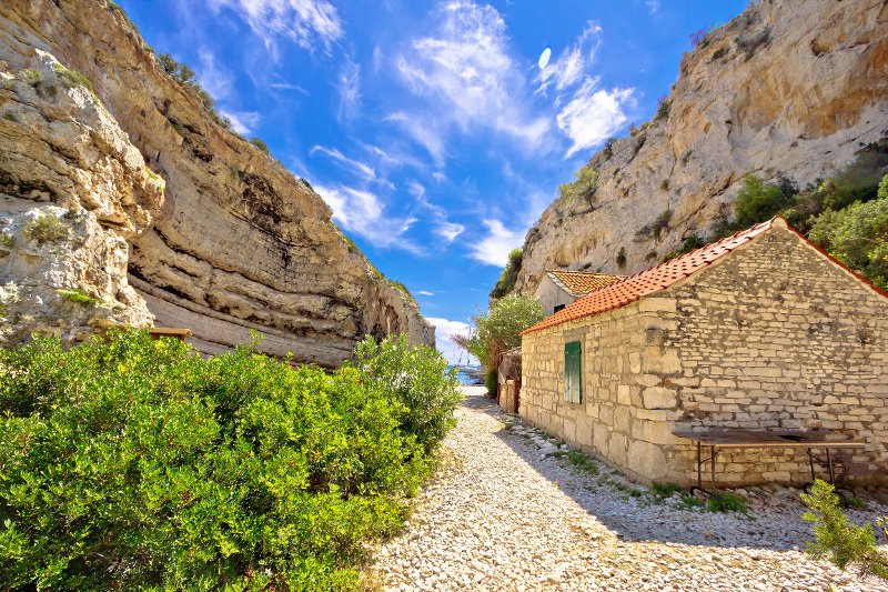 Πώς η γραφειοκρατία έστειλε τη νέα ταινία του Mamma Mia από τη Σκόπελο στην Κροατία | iefimerida.gr 5