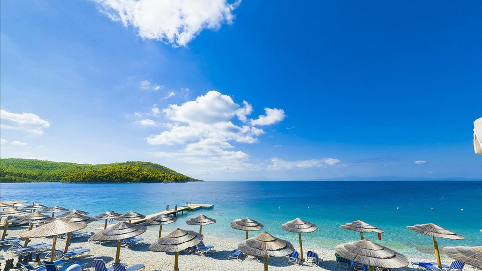 Η Telegraph υποκλίνεται στην αυθεντική ομορφιά της Σκοπέλου -«Είναι το ωραιότερο νησί της Ελλάδας» [εικόνες] | iefimerida.gr 4