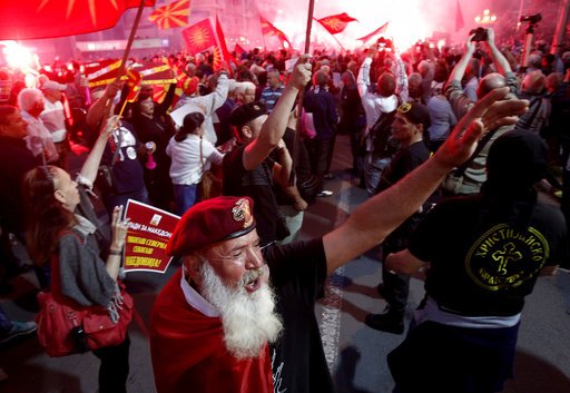 Διαδήλωση κατά της συμφωνίας στα Σκόπια: «Ποτέ “Βόρεια”, πάντα “Μακεδονία”» [εικόνες] | iefimerida.gr 0