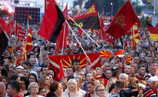 Συλλαλητήριο στα Σκόπια: Το όνομά μας είναι Μακεδονία, «όχι» στην αλλαγή [εικόνες] | iefimerida.gr 3
